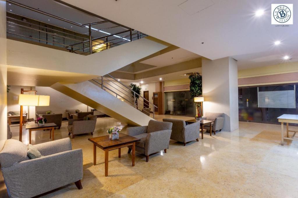 La Breza Hotel Quezon City Εξωτερικό φωτογραφία