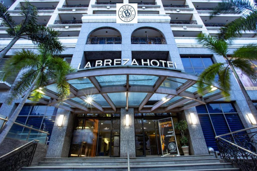 La Breza Hotel Quezon City Εξωτερικό φωτογραφία