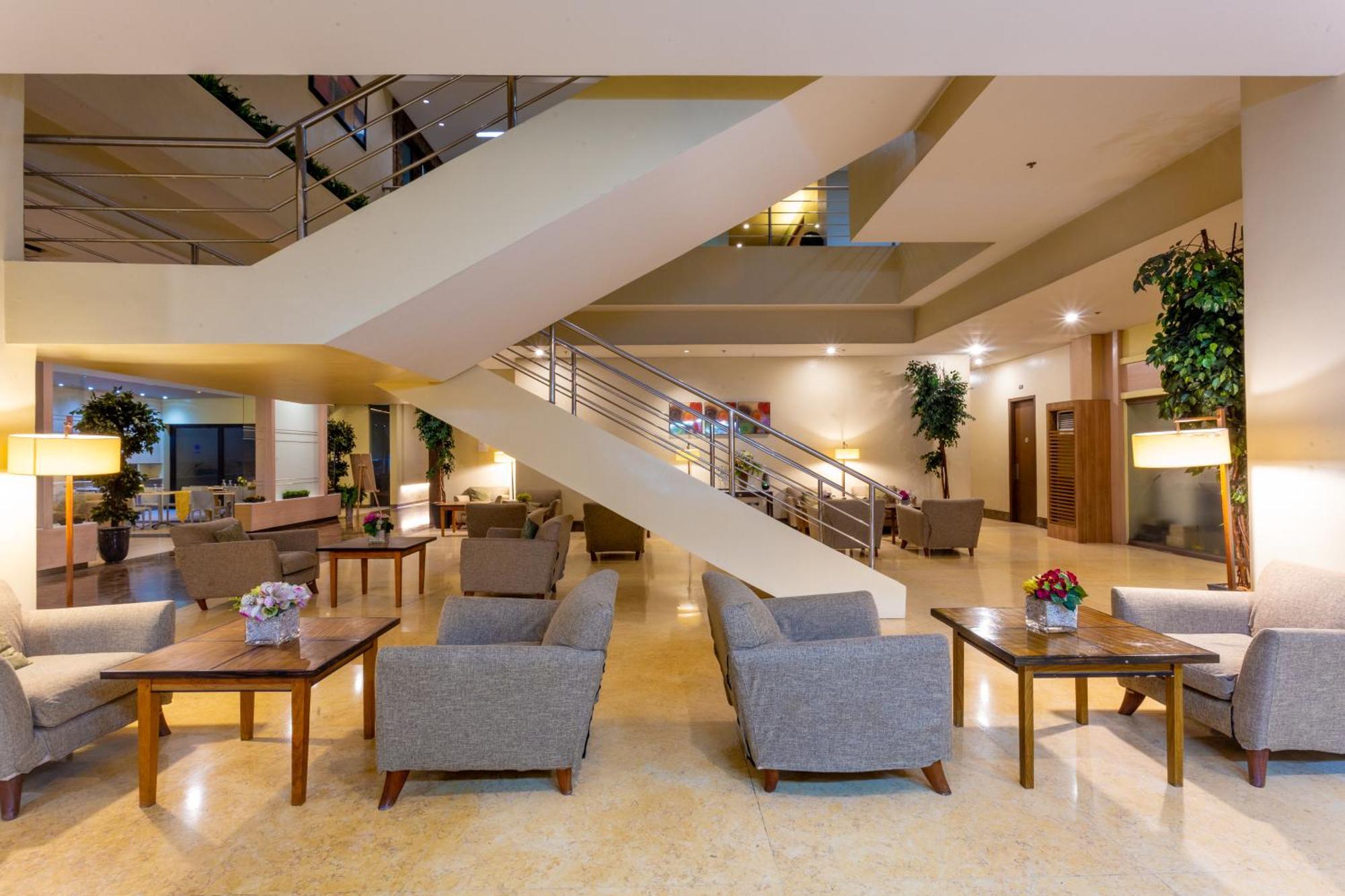 La Breza Hotel Quezon City Εξωτερικό φωτογραφία