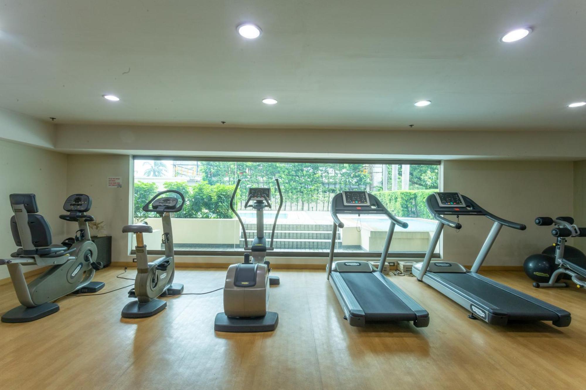 La Breza Hotel Quezon City Εξωτερικό φωτογραφία