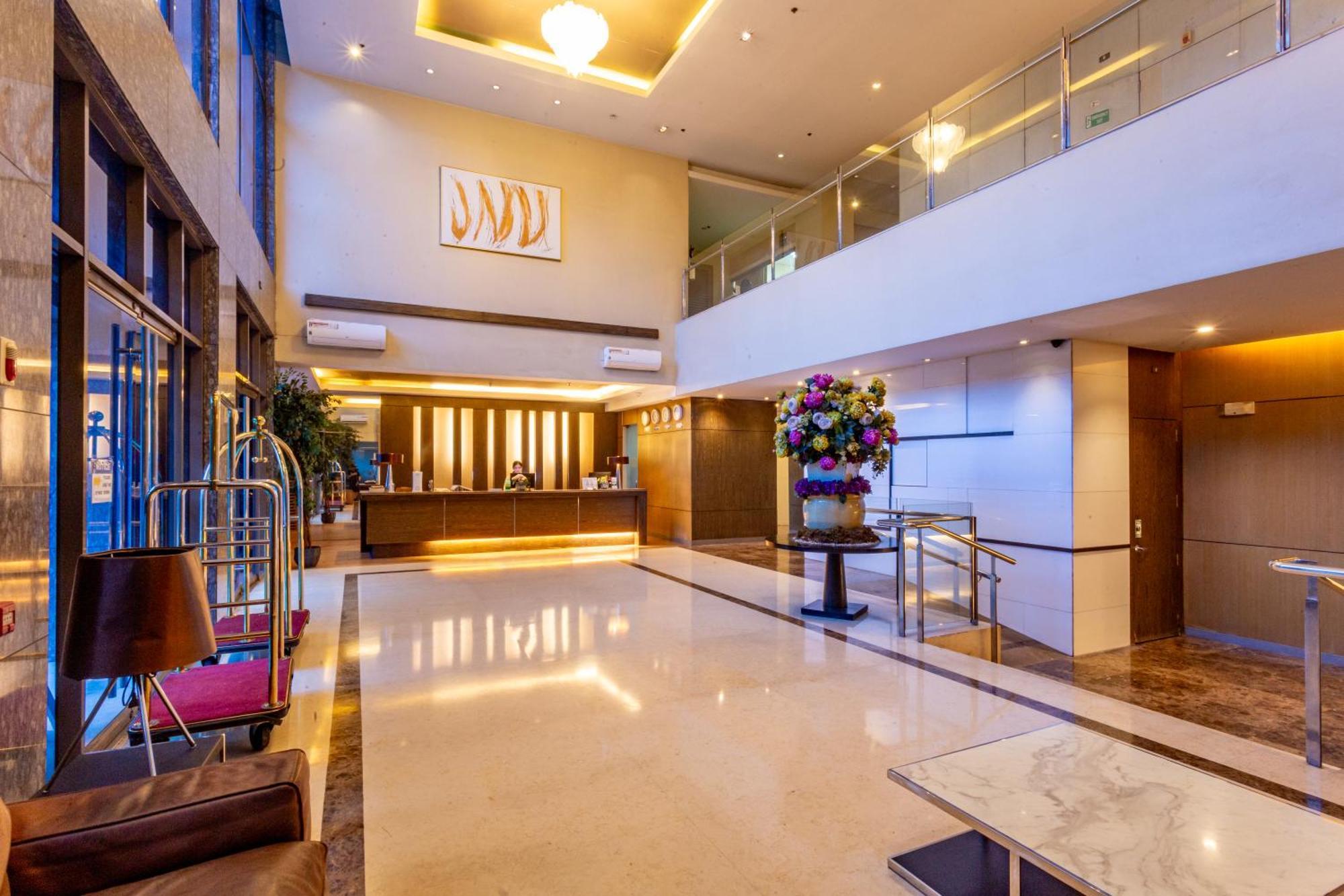 La Breza Hotel Quezon City Εξωτερικό φωτογραφία