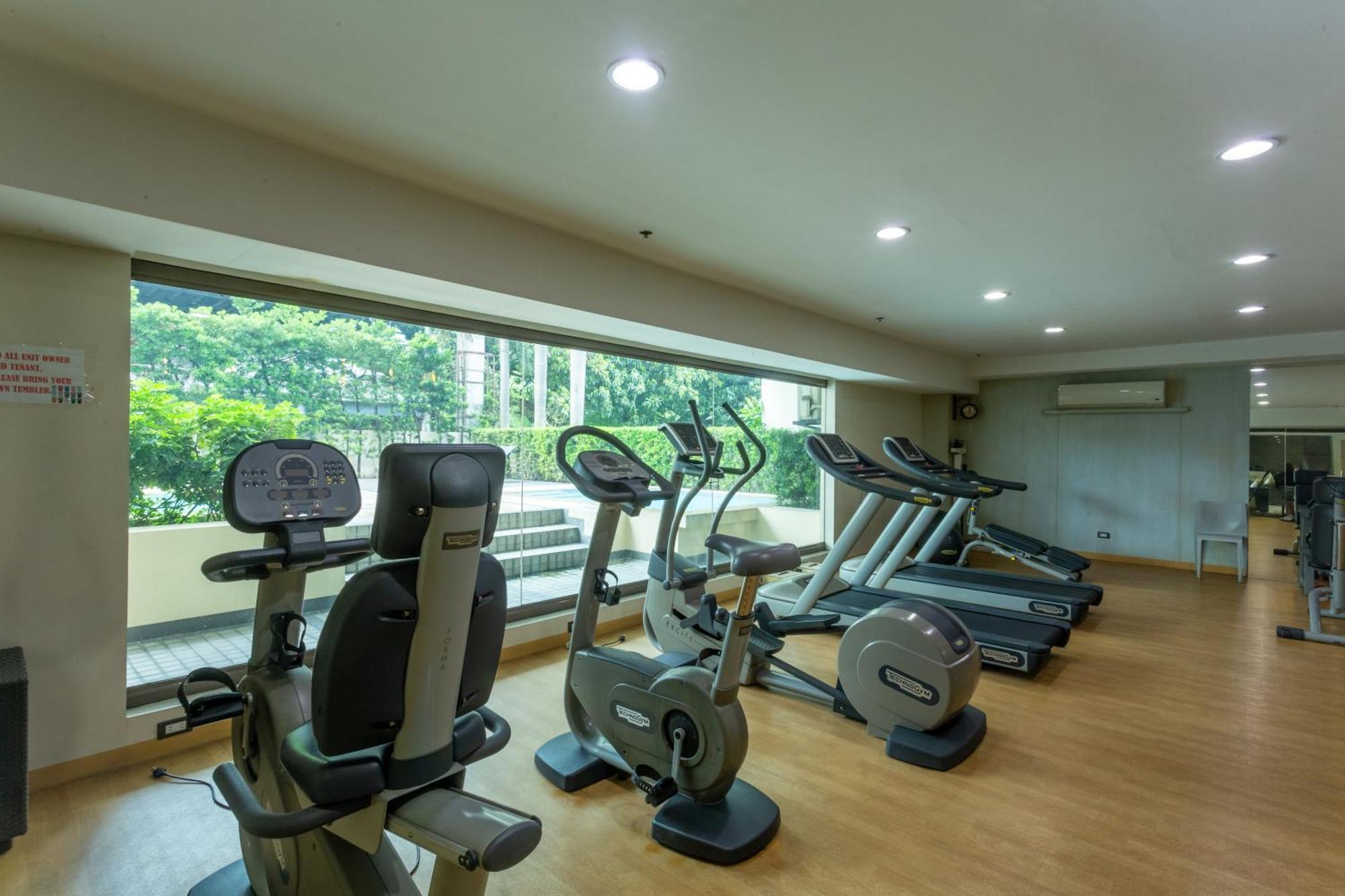 La Breza Hotel Quezon City Εξωτερικό φωτογραφία
