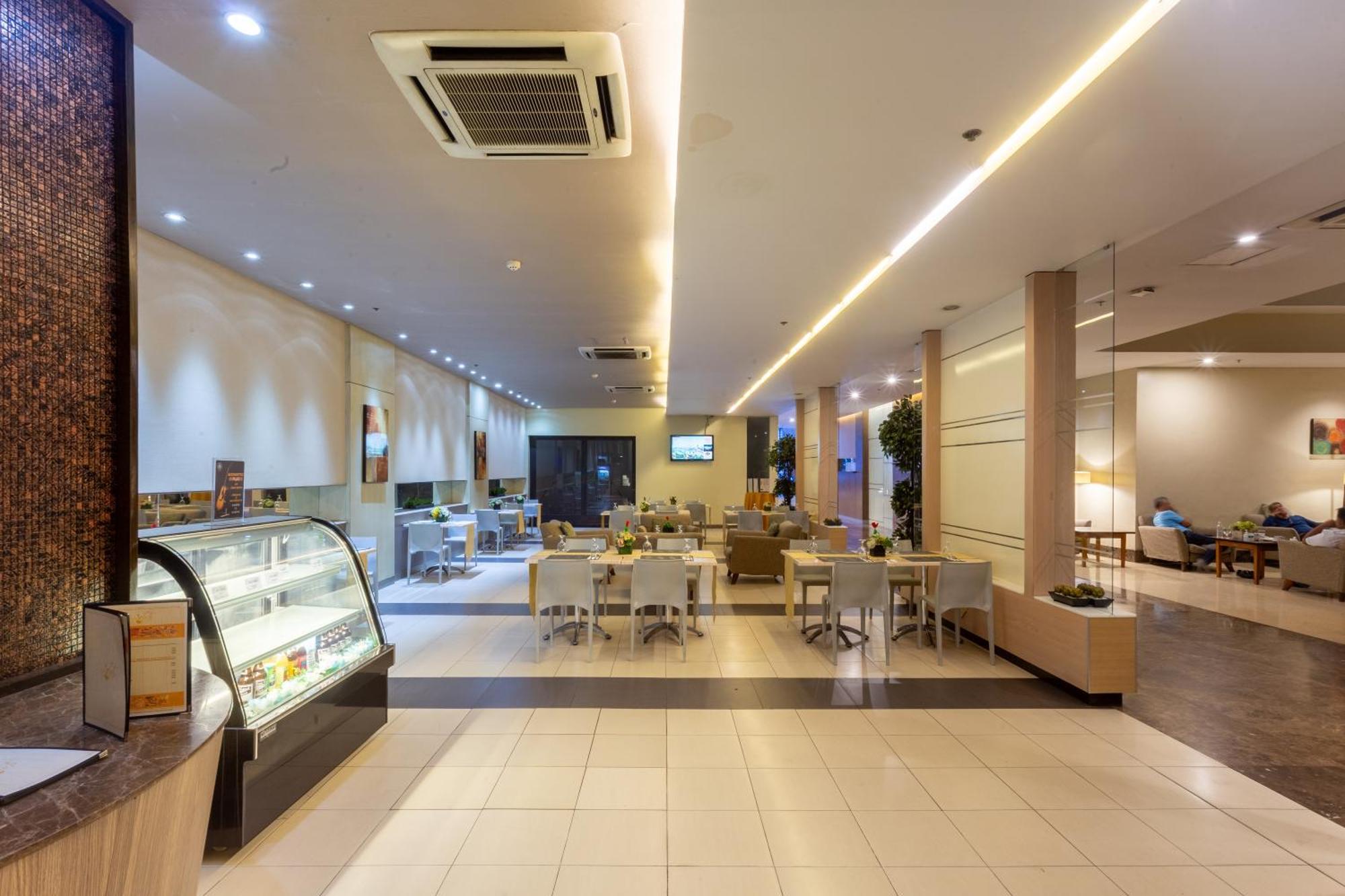 La Breza Hotel Quezon City Εξωτερικό φωτογραφία