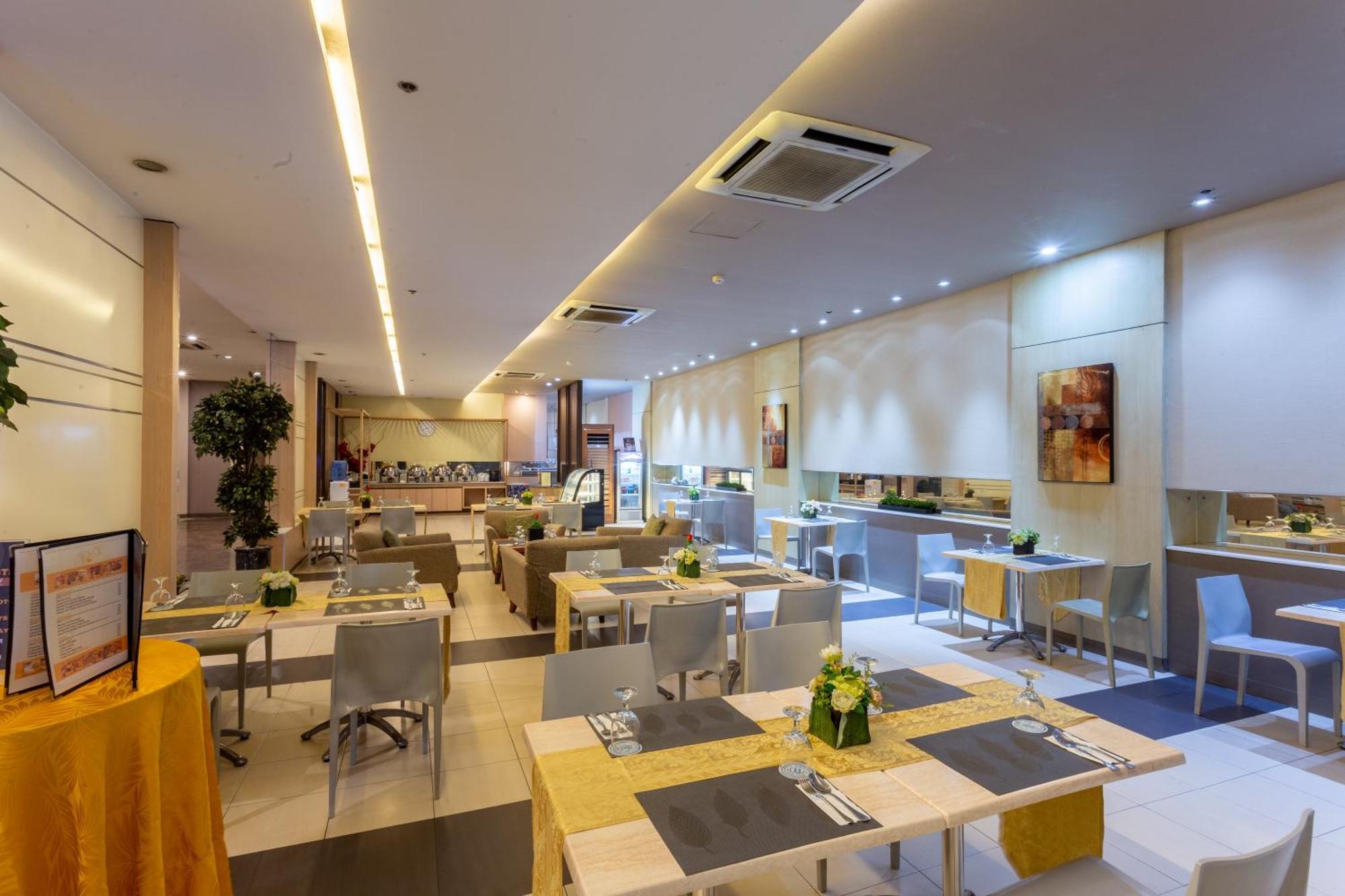 La Breza Hotel Quezon City Εξωτερικό φωτογραφία