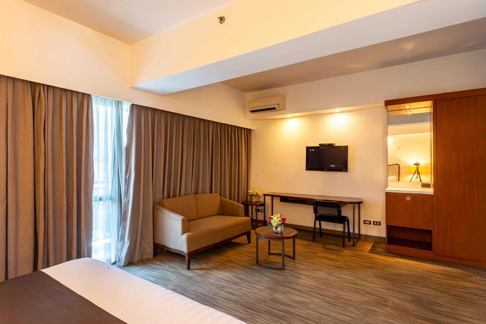 La Breza Hotel Quezon City Εξωτερικό φωτογραφία