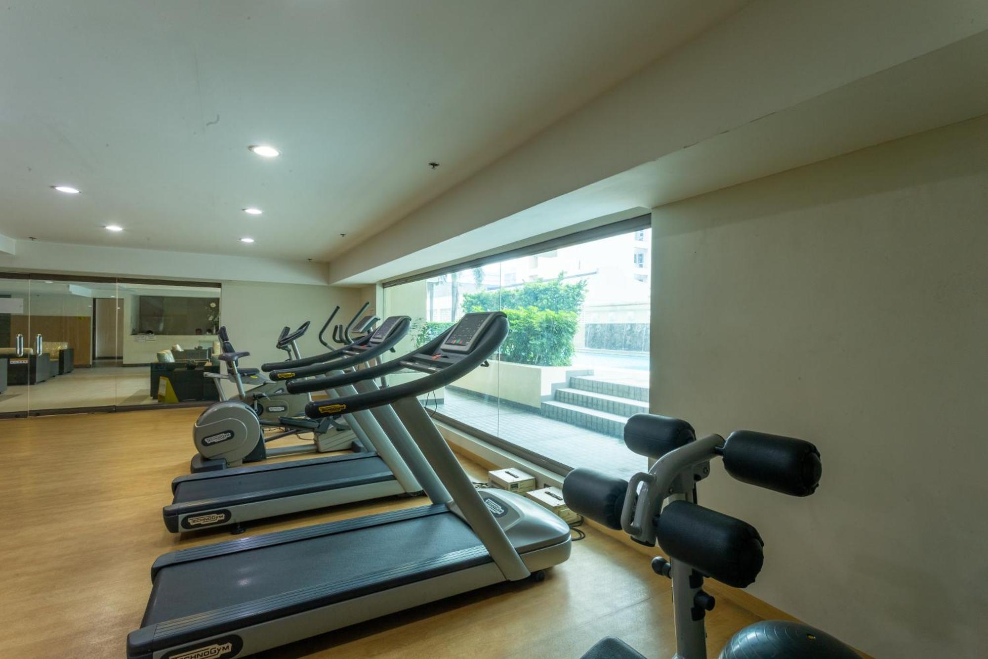 La Breza Hotel Quezon City Εξωτερικό φωτογραφία
