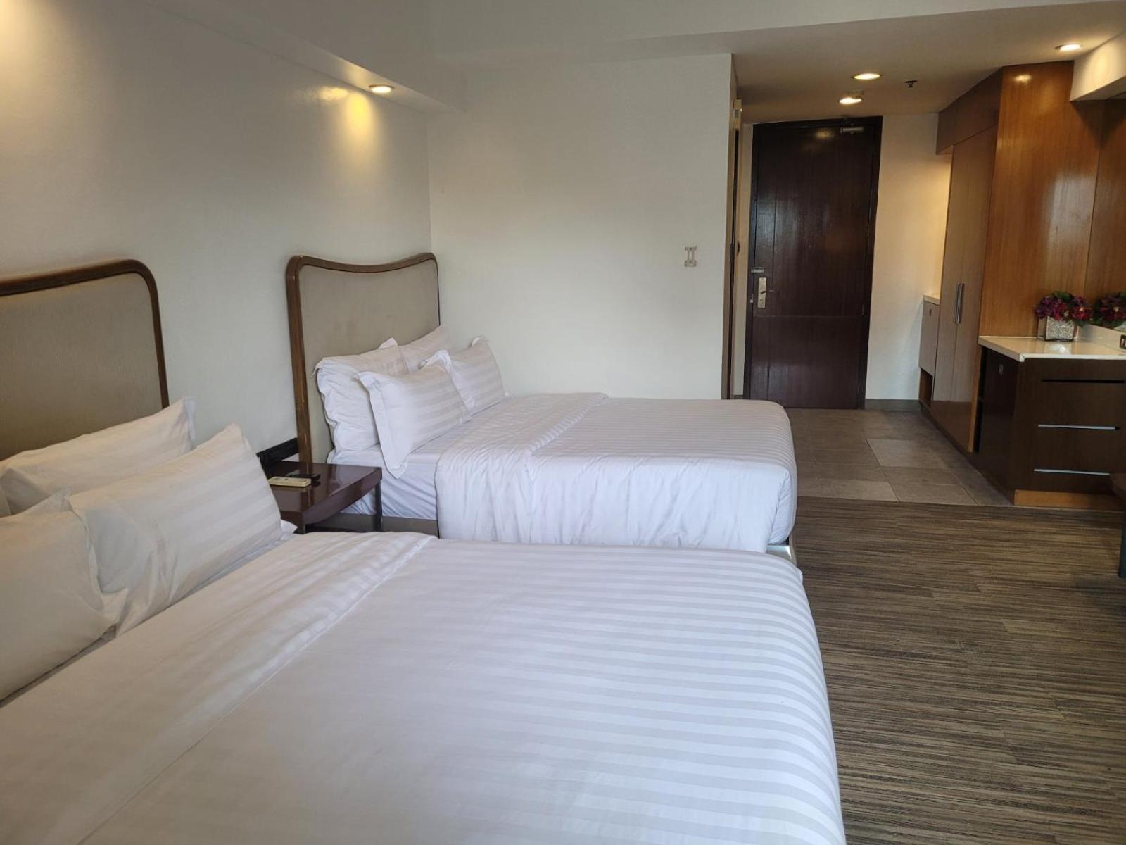 La Breza Hotel Quezon City Εξωτερικό φωτογραφία