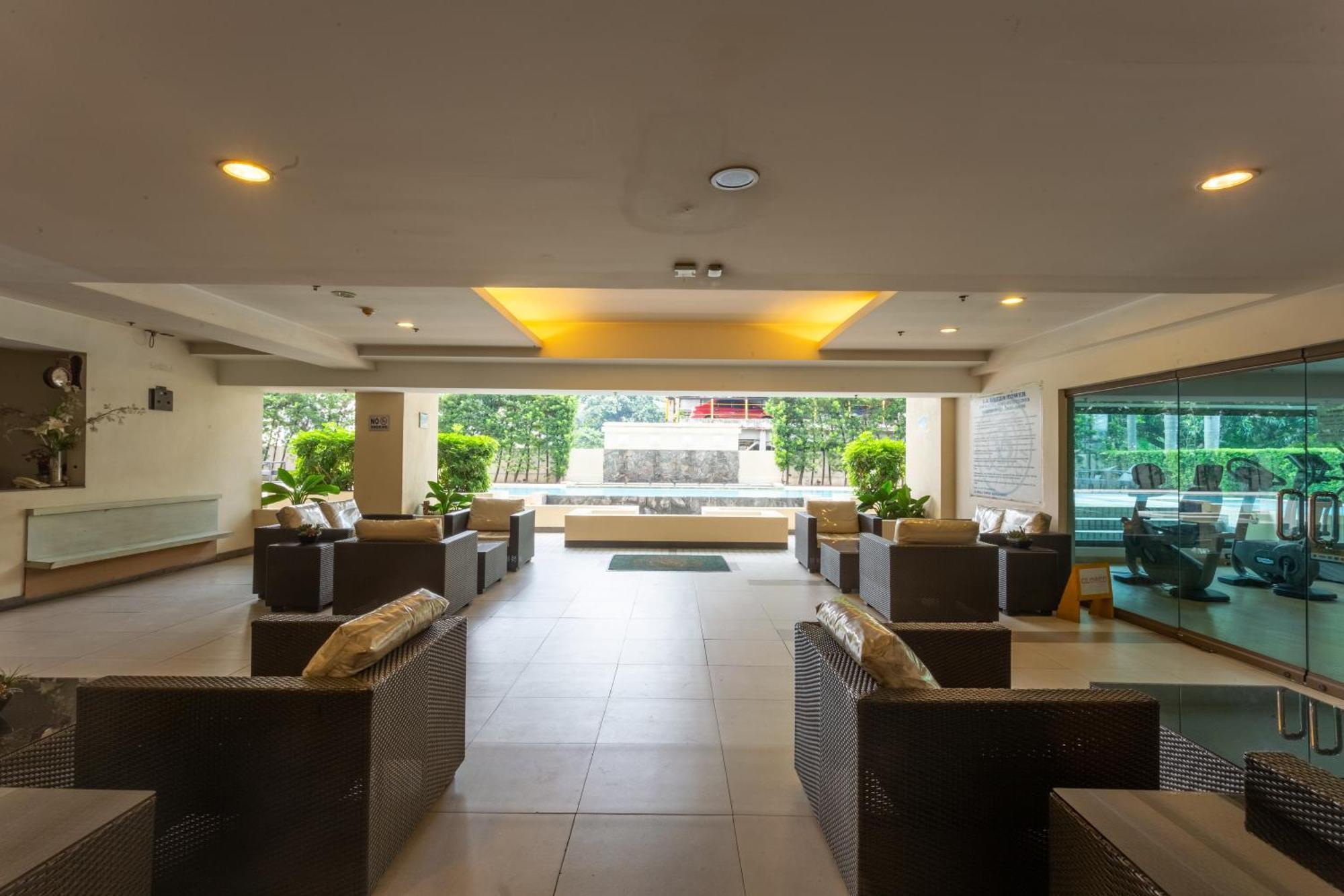 La Breza Hotel Quezon City Εξωτερικό φωτογραφία