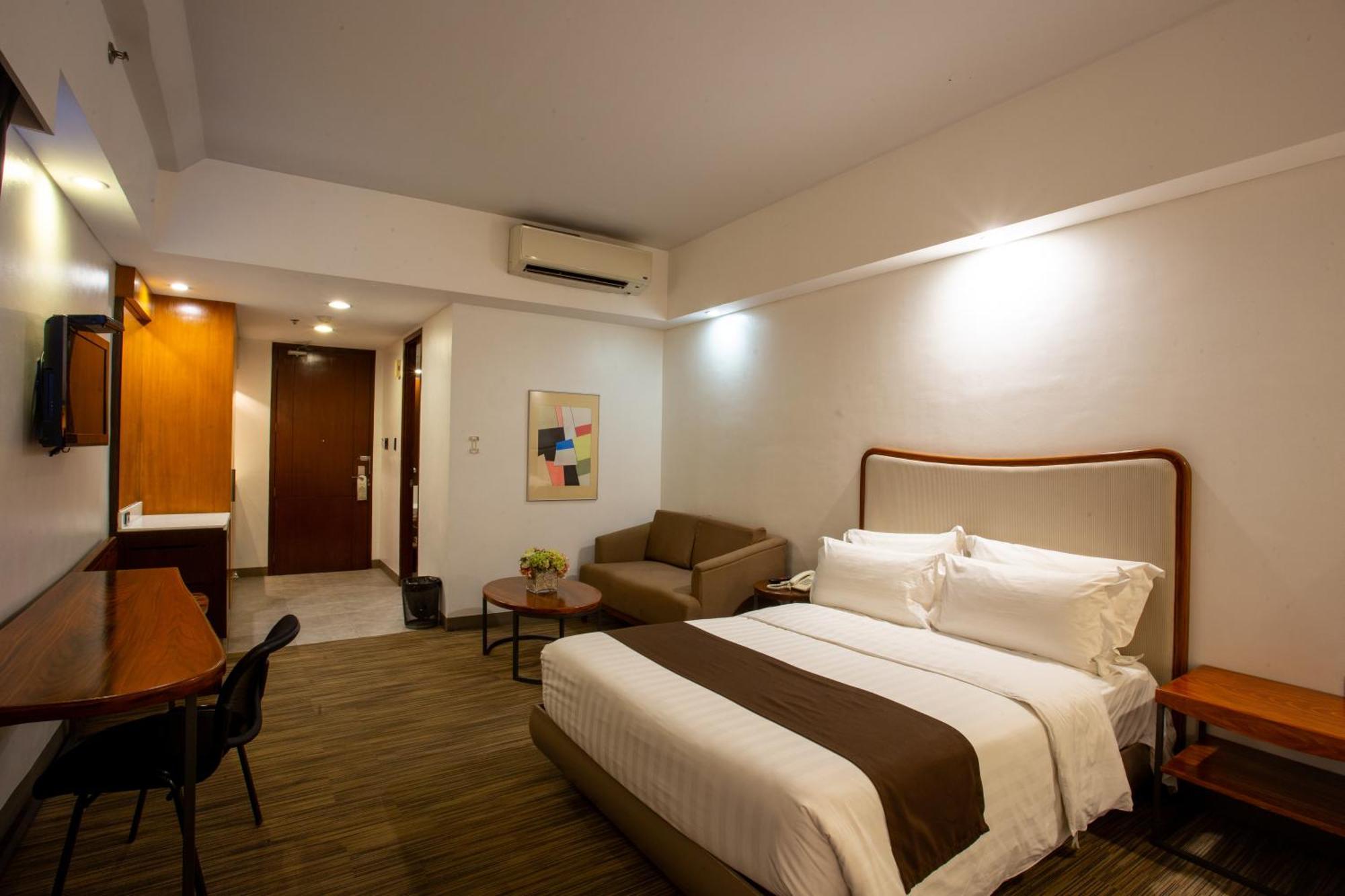 La Breza Hotel Quezon City Εξωτερικό φωτογραφία