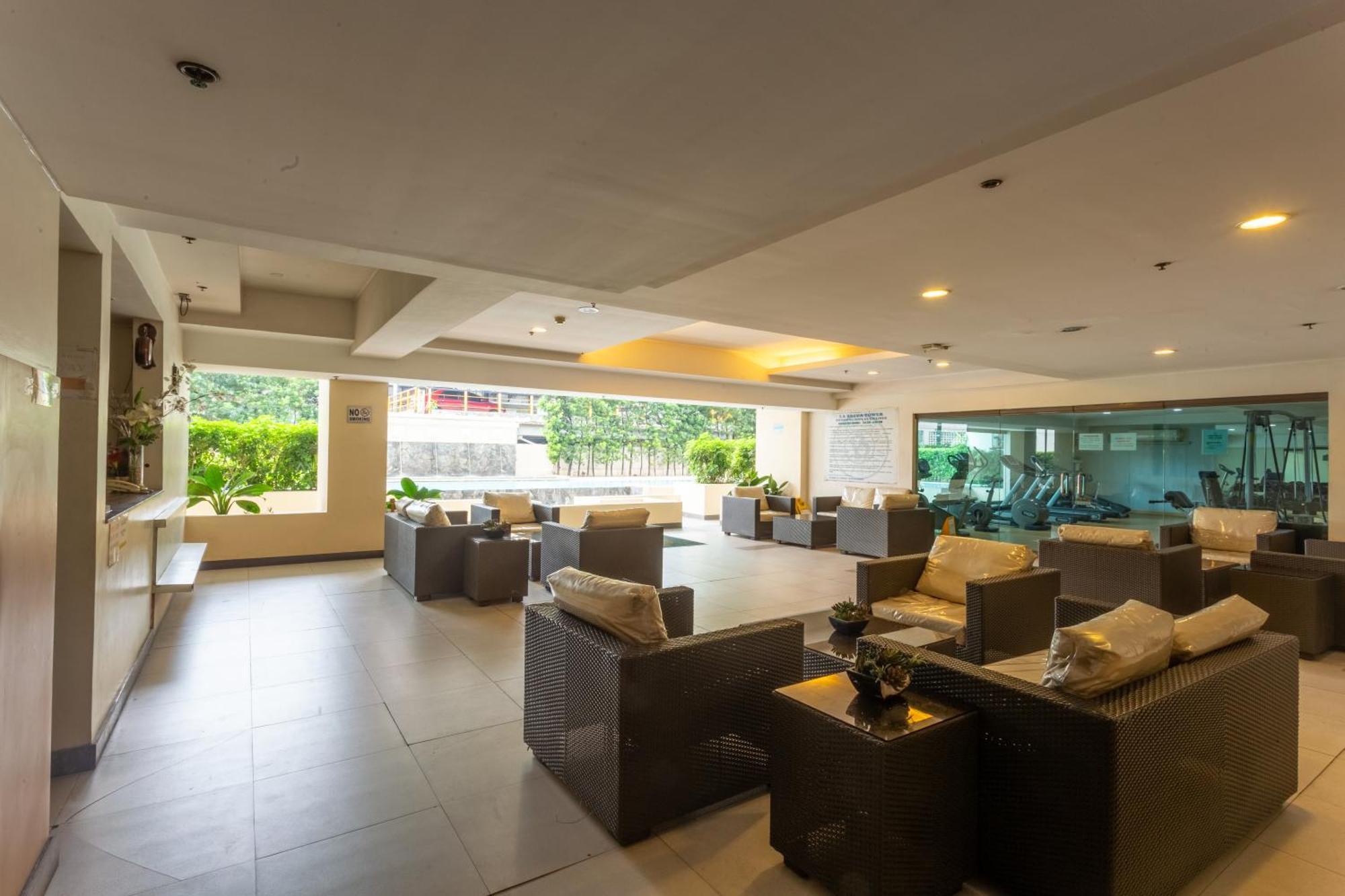 La Breza Hotel Quezon City Εξωτερικό φωτογραφία